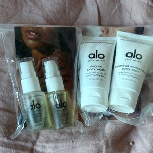 ALO Yoga Skincare Set - White